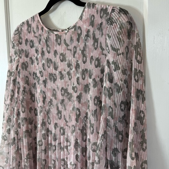 Aritzia Wilfred Daydreamer Floral Pleated Chiffon Long Sleeve Mini Dress - Picture 6 of 10